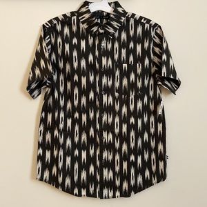 Mens shortsleeved button down shirt